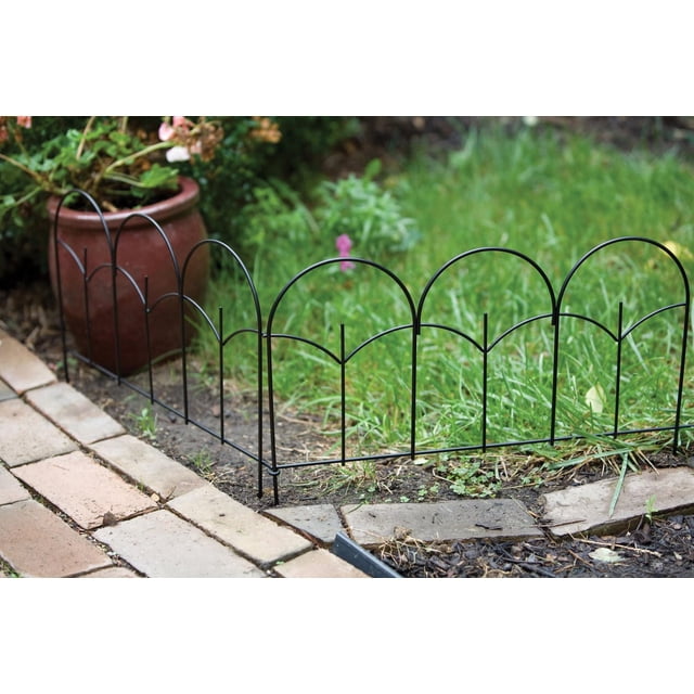 Section de clôture de bordure de jardin Panacea en acier noir à triple arche 14 po H x 18 po L