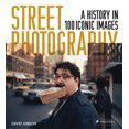 thumbnail image 1 of La Photographie de Rue, une Histoire en 100 Photographies Emblématiques, 1 of 2