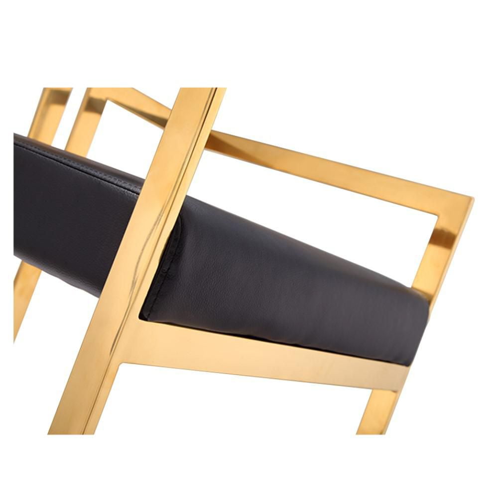 L'ensemble de 2 tabourets comprend un revêtement en PU moelleux pour une expérience d'assise confortable et un cadre en métal en acier inoxydable poli avec une luxueuse finition dorée brillante