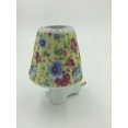 thumbnail image 3 of Fleurs sur une Lampe Abat-Jour en Forme de Veilleuse, 3 of 4