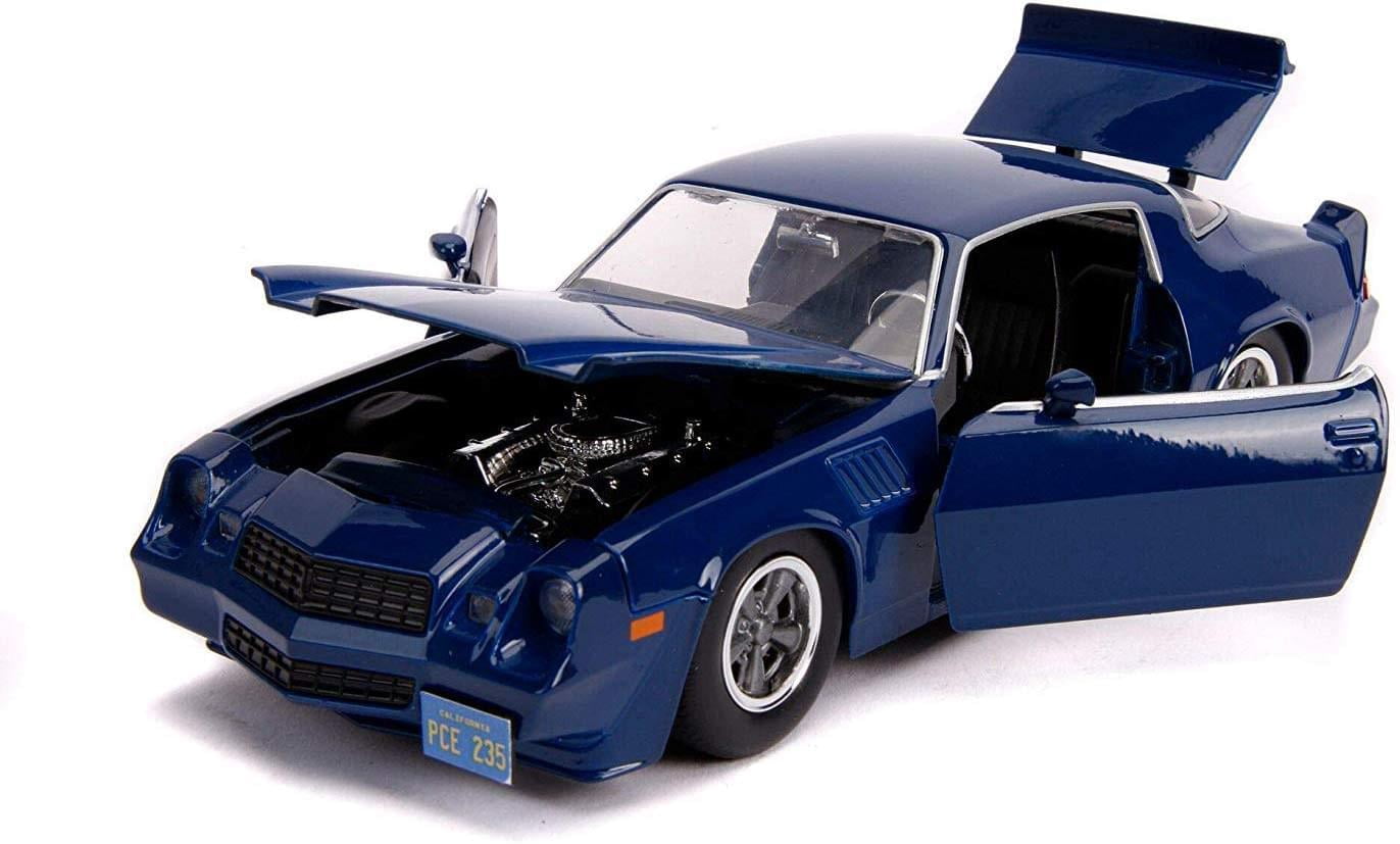 Jada 31110 Billys Chevrolet Camaro Z28 avec Pièce de Collection Stranger Things Série Télé 1 par 24 Voiture Miniature Moulée sous Pression, Bleu Foncé