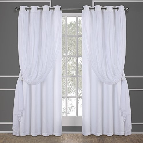 Exclusive Home Rideaux Catarina Superposés Unis Occultants et Voilages, Paire de Panneaux de Rideaux pour Fenêtre avec Oeillets, 52x96, Blanc Hivernal, Exposés dans un Salon. Ces Panneaux Présentent un Tissu Occultant avec des Couches Voilages Cousues pour l'Intimité, le Contrôle de la Lumière et l'Efficacité Énergétique. Oeillets Argent Mat Accueillent des Tringles à Rideaux jusqu'à 1 5/8 Pouces de Diamètre. les Rideaux Bloquent les Rayons UV, Réduisent le Transfert de Chaleur et Rehaussent la Déco