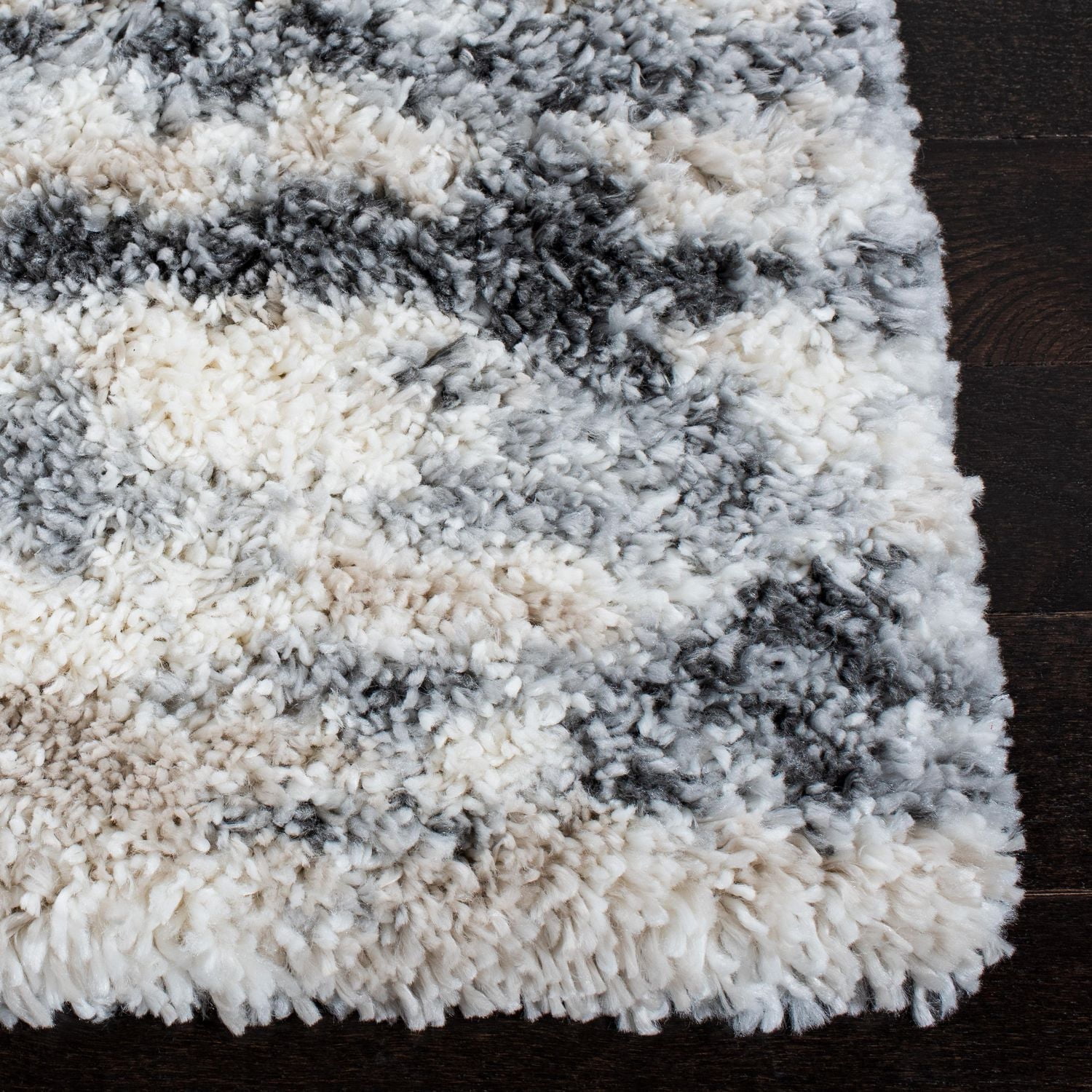 Safavieh Fontana Katina Abstract Distressed Plush Shag Area Rug