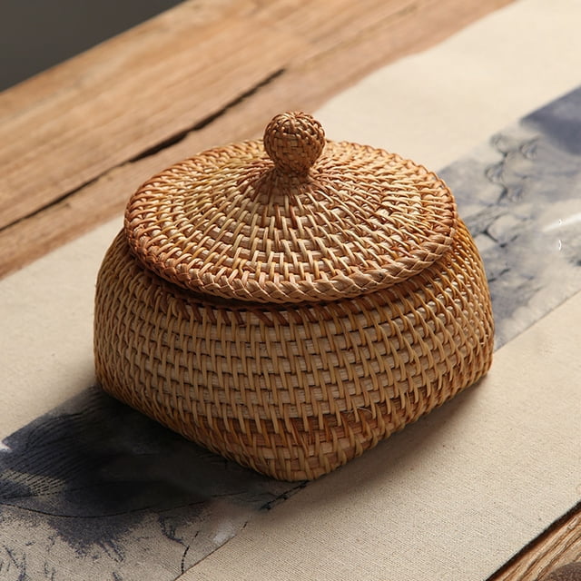Handmade Woven Rattan Storage Basket with Lid Multipurpose Organizer Box Decorative Wicker Bin for Kitchen Shelf Desktop Picnic Food Bread Keys Entryway Living Room Bedroom Bathroom Decor