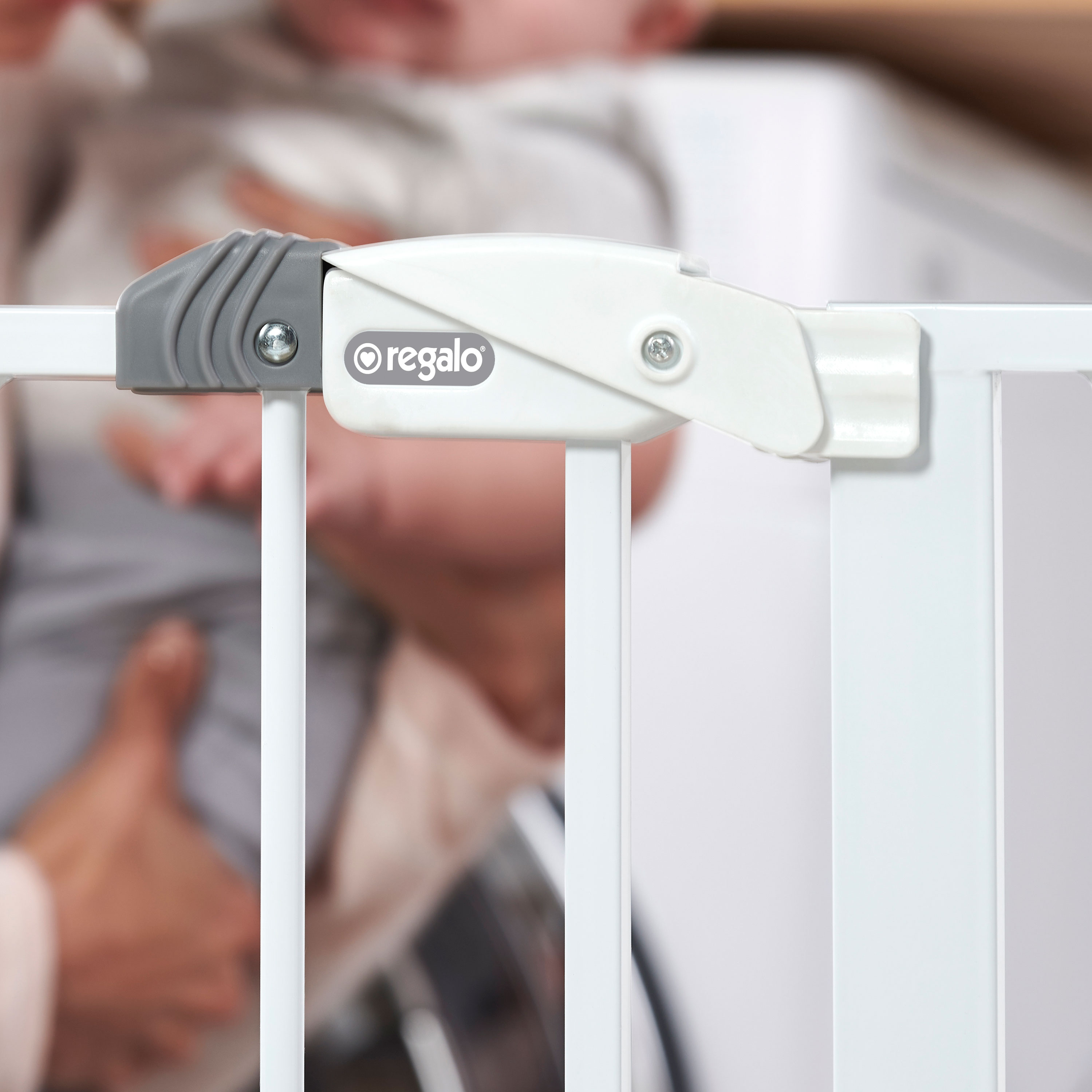 Regalo International Easy Step Extra Wide Baby Gate