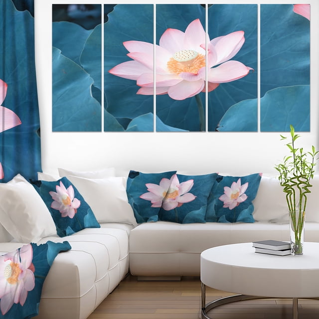 Fleur de Lotus Rose en Floraison