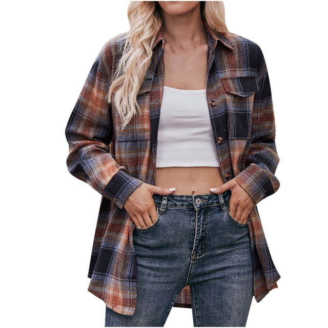 T-shirts pour Femmes Mode Mode pour Femmes Ample à Carreaux Imprimé Chemise à Col T-Shirt Haut Chemise Manche Hauts pour Femmes. une Chemise à Carreaux Décontractée à Manches Longues en Nuances de Marine, orange et Blanc, avec un Col à Revers et devant Boutonné. la Chemise Est Styleée Ouverte sur un crop Top Blanc et Assortie à des jeans Bleus, Mettant en Valeur un Style Décontracté et à la Mode. Fait de polyester, Convient au Port Quotidien en Toutes Saisons.