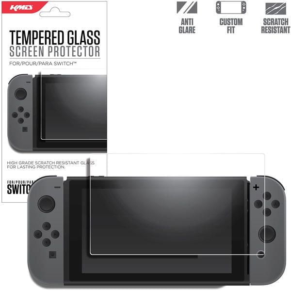 KMD Protecteur d'Écran en Verre Trempé pour Nintendo Switch Montré avec Emballage et Appliqué sur une console Nintendo Switch, Doté d'Une Couche en Verre Trempé Ajustée sur Mesure, Antireflet et Résistante aux Rayures pour une protection d'Écran durable.