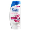 thumbnail image 3 of Shampooing Antipelliculaire Head & Shoulders, Lisses et Soyeux, 1% De Pyrithione De Zinc, Brillance 24 H, Sans Frisottis, Sûr Pour La Couleur et Cheveux Traités, Parfum Floral Frais, 613 mL, 3 of 22