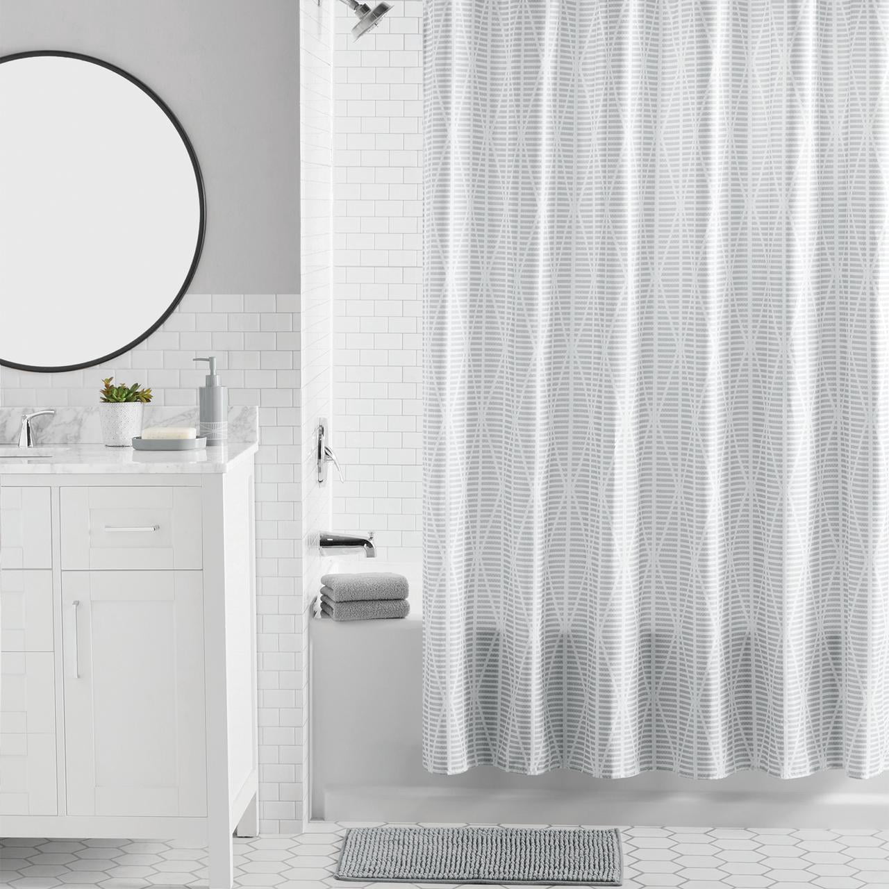 Ensemble de salle de bain Mainstays 16 pièces, rideau de douche en tissu à motif géométrique diamant gris, avec tapis, crochets, distributeur de savon et accessoires