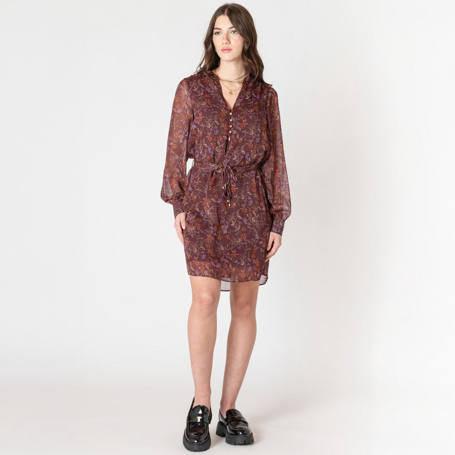 Devoted, Robe à boutons