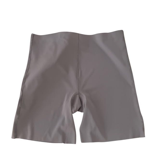 Boxeurs, Culottes Mode Unies pour Femmes avec un design Confortable à Taille Haute, en Matériau Coton. les Culottes Sont Présentées dans une Couleur Unie Neutre avec une texture Lisse et une Épaisseur standard. Convenant au Port Quotidien en Toutes Saisons, Offertes en Tailles Moyennes et Grandes avec des Tour de Taille de 58-66 cm et 66-70 cm Respectivement. Idéal pour un style Décontracté, Culottes pour Femmes et Entretien Lavage à la Main.