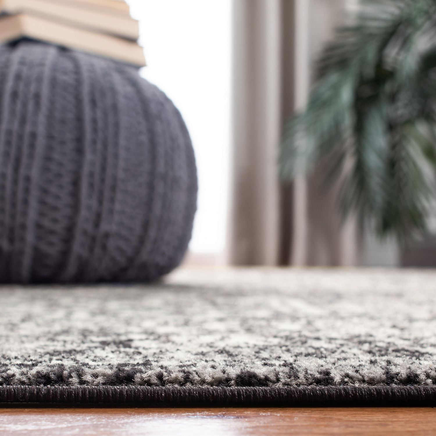 Safavieh Evoke Trena Traditional Area Rug