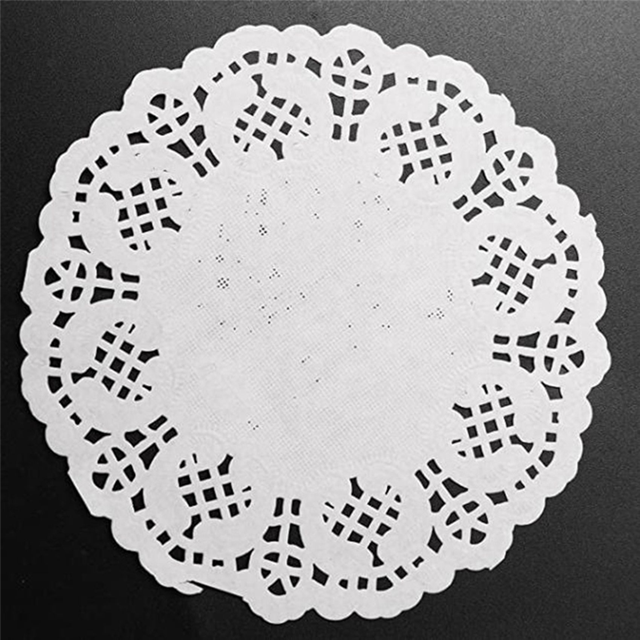 Lace Doilies Paper 600 Pcs,4.5 Inch Decorative Round Placemats,Liners for Cake,Desserts Baked Treat Tableware Display