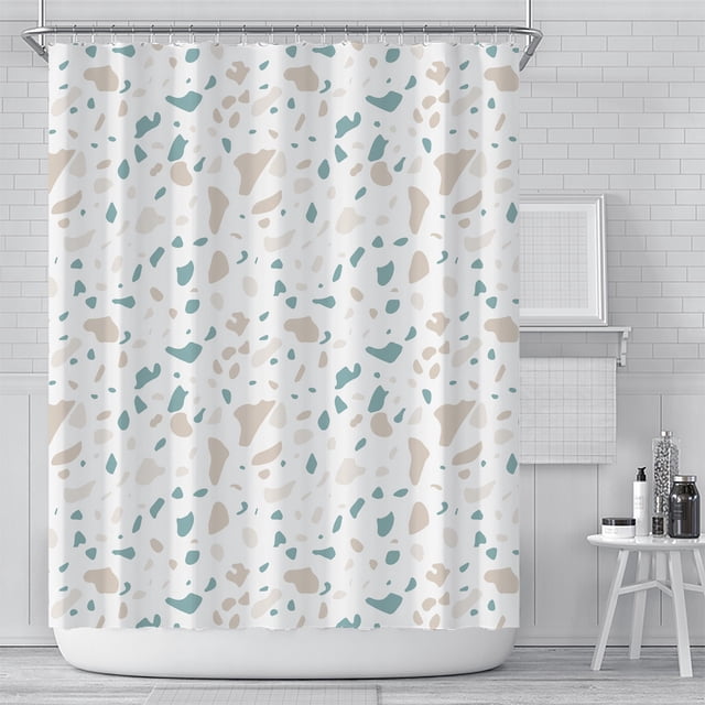 PANDACO Rideau de Douche en Tissu Terrazzo (180 cm x 180 cm) (72 Pouces x 72 Pouces) Vue avant Centrée d'Un Rideau de Douche en Tissu à Motif Terrazzo Pleine Grandeur avec des Mouchetures Irrégulières Type Pierre dans des Tons Neutres; Rangée Supérieure visible d'Oeillets en Acier Inoxydable Résistants à la Rouille avec Crochets en Plastique Inclus, Doté d'Une Technologie Déperlante et Lavable à la machine, Installé sur un Fond de Salle de Bain Uni et Convient aux Cabines de Douche Ou de Baignoire
