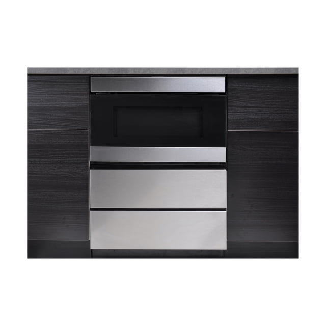 Sharp SKMD24U0ES Piédestal de Tiroir pour Micro-Ondes de 24 Pouces en Acier Inoxydable à Poser sous le Comptoir Installé dans un Cadre de Cuisine Moderne. le Piédestal Présente Deux Tiroirs de Rangement à Pousser pour Ouvrir avec des Panneaux avant en Acier Inoxydable Élégants, Offrant un Style Propre et Professionnel. les Pieds Ajustables Assurent un Nivellement Approprié pour une Intégration Sans Couture avec les Modèles Compatibles de Tiroir pour Micro-Ondes Sharp, Y Compris SMD2477AHC, SMD2477ASC, SMD2489ESC, SMD24