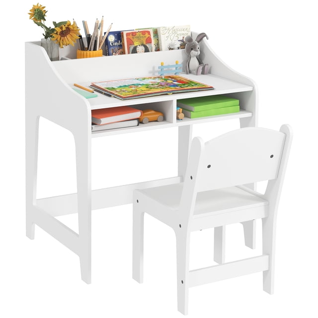 Qaba Ensemble Bureau et Chaise pour Enfants, Table d'Étude avec Étagères de Rangement, Blanc. un Ensemble Bureau et Chaise Blanc pour Enfants de 3 à 8 Ans, Comprenant un Plateau Spacieux pour l'Étude et les Activités Créatives. Comprend Deux Compartiments sous le Bureau et Trois Fentes de Rangement Ouvertes pour Livres, Jouets et Fournitures. la Chaise Ergonomique en Forme Assure le Confort, les Bords Arrondis Renforcent la Sécurité. Parfait pour une Utilisation comme Bureau d'Étude pour Enfants Ou comme Mobilier pour Enfants dans les Salles de Jeux Ou les Chambres.