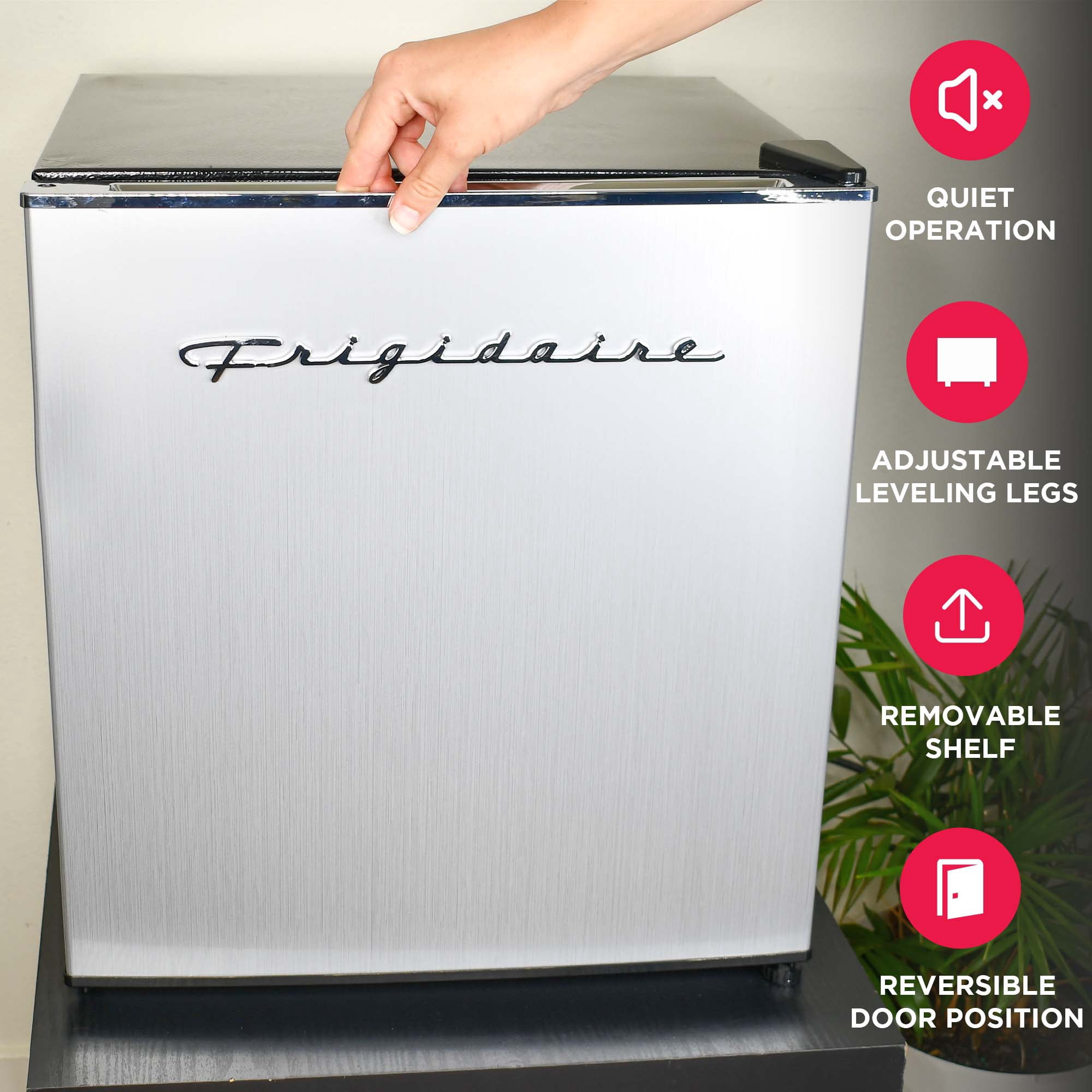 Réfrigérateur compact rétro Frigidaire de 1,6 pi³ avec compartiment congélateur, mini-réfrigérateur platine avec garniture chromée pour chambre, dortoir, bureau, appartement