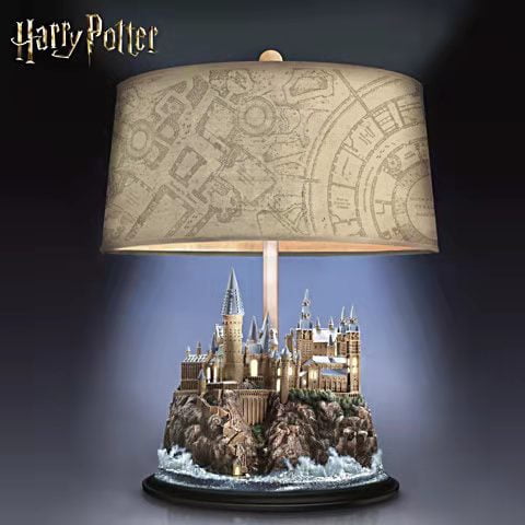 La Sculpture Lumineuse de la Lampe de Table du Château de Poudlard de Bradford Exchange Harry Potter