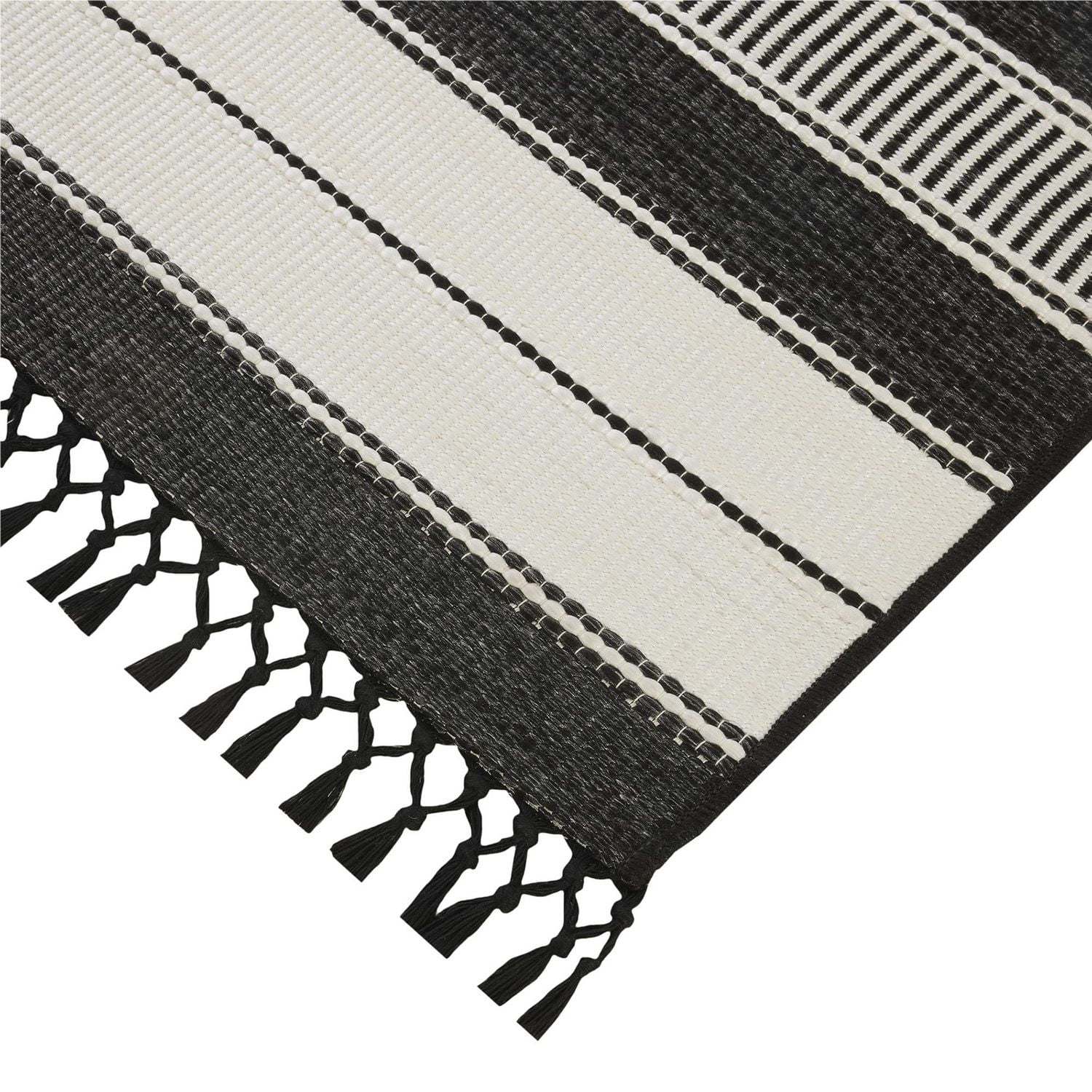 Better Homes & Gardens Tapis d'extérieur rayé noir et blanc 7' x 10' - Polypropylène/Polyester