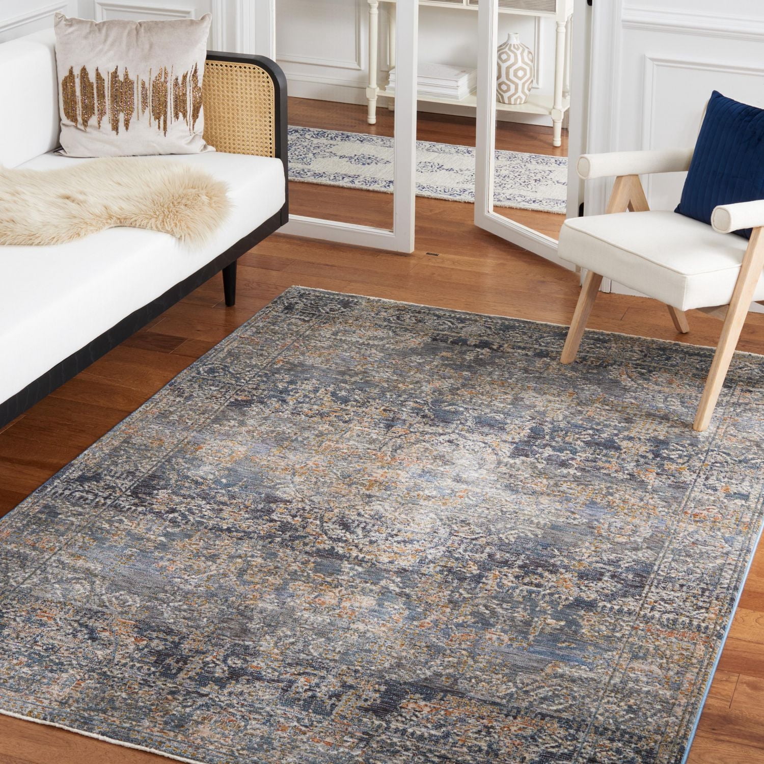 SAFAVIEH Limitee Jane Distressed Traditional Area Rug