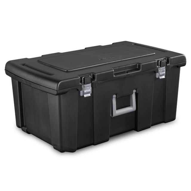 Sterilite Coffre à Roulettes, Contenant de Rangement Utilitaire en Plastique, Noir, Lot de 4. un Contenant de Rangement en Plastique Noir durable avec Roues, Poignées Ergonomiques et Loquets en Métal pour une Fermeture Sécurisée. Comprend des Poignées Latérales et une Poignée en Forme de Bélière pour un Transport Facile. Idéal pour Ranger l'Équipement de camping, les Fournitures Saisonnières Ou les Articles Personnels. Dimensions : 31,25 x 17,60 x 13,70 Pouces.