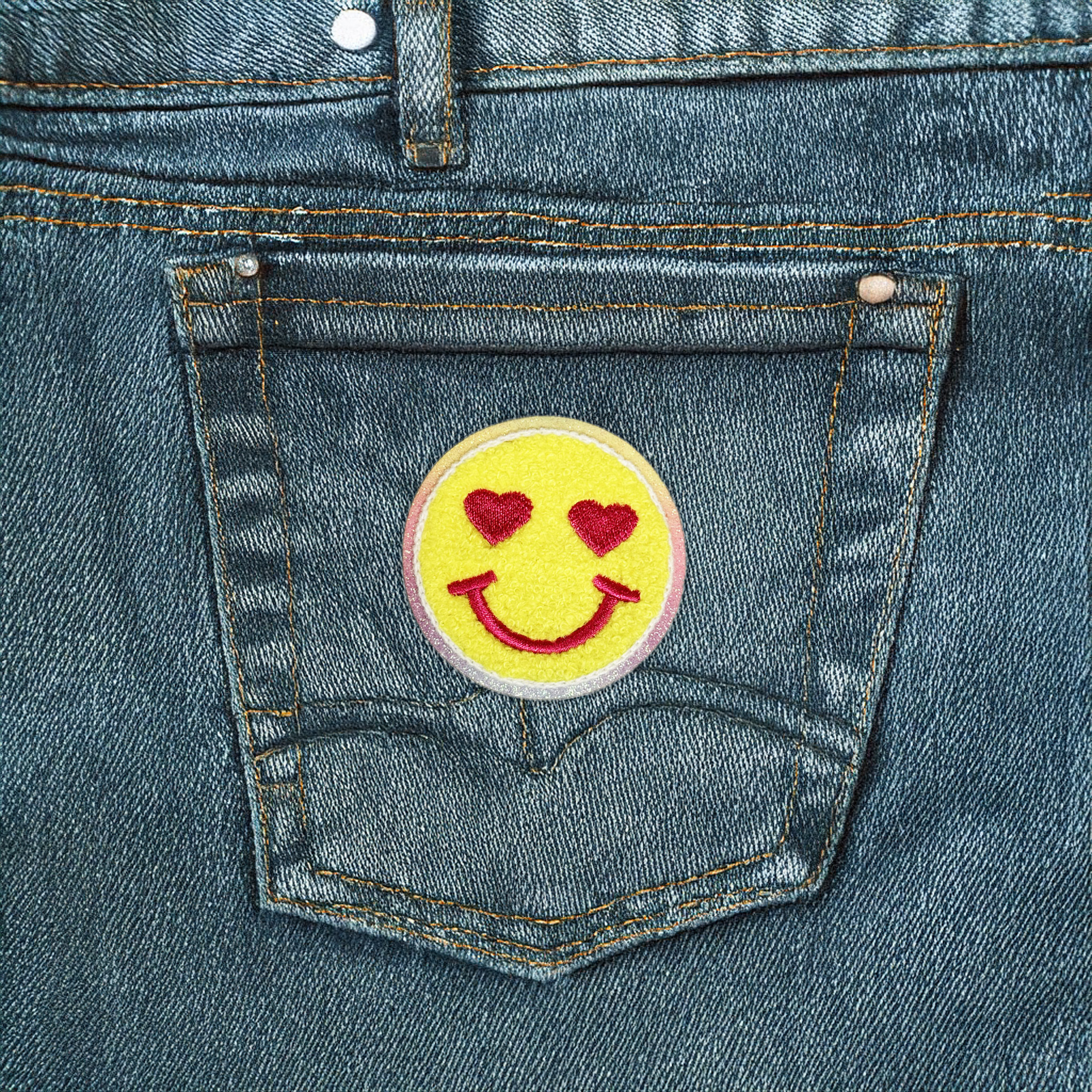 LA VOGUE Smiley Face Embroidered Iron-On Patch, 1 Piece - ~11.43 × 8.89 cm (4.5 × 3.5 in)