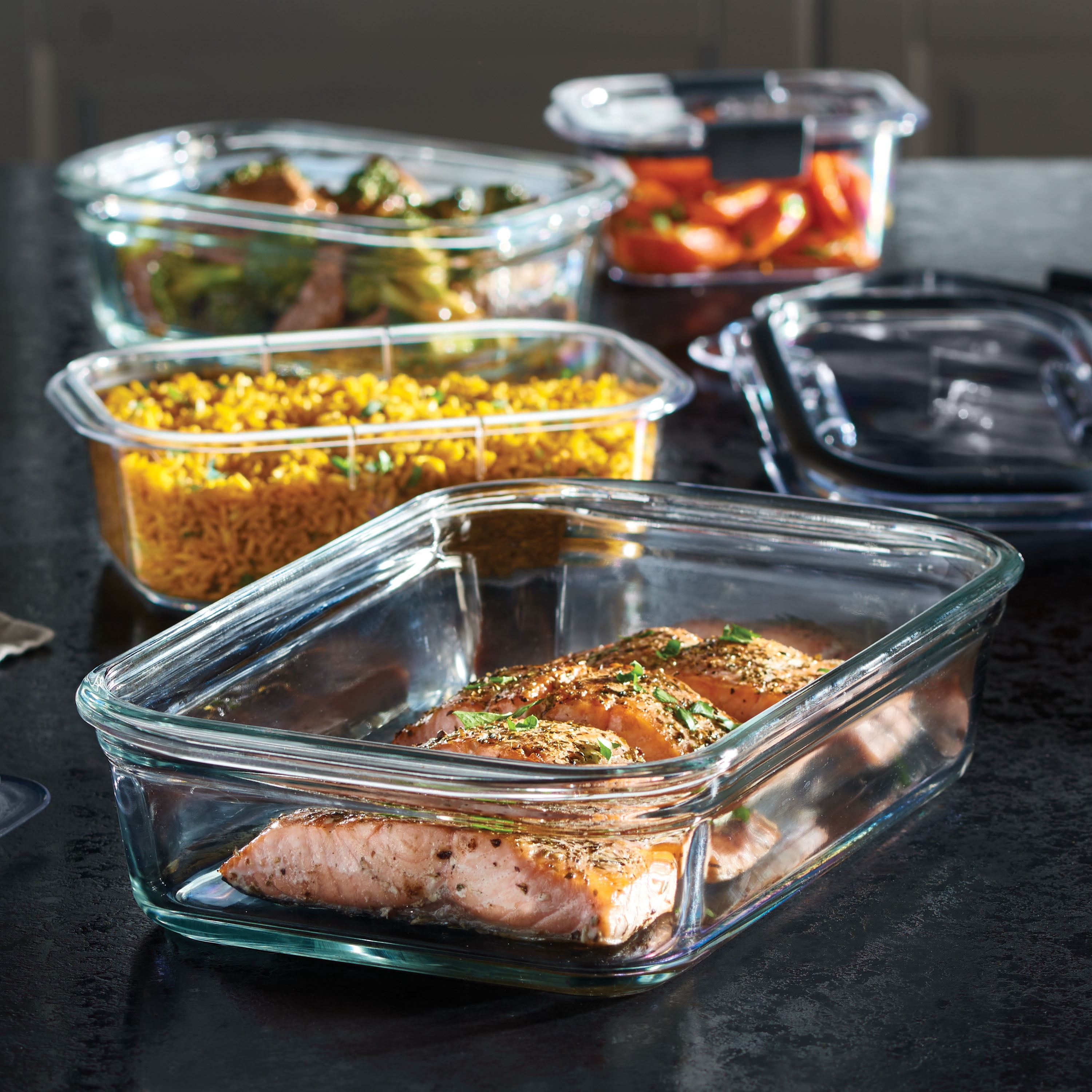 Rubbermaid Brilliance Glass Food Storage Container, Medium