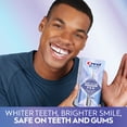 thumbnail image 4 of Stylo de blanchiment des dents Crest 3DWhite facile à utiliser, 4 of 7