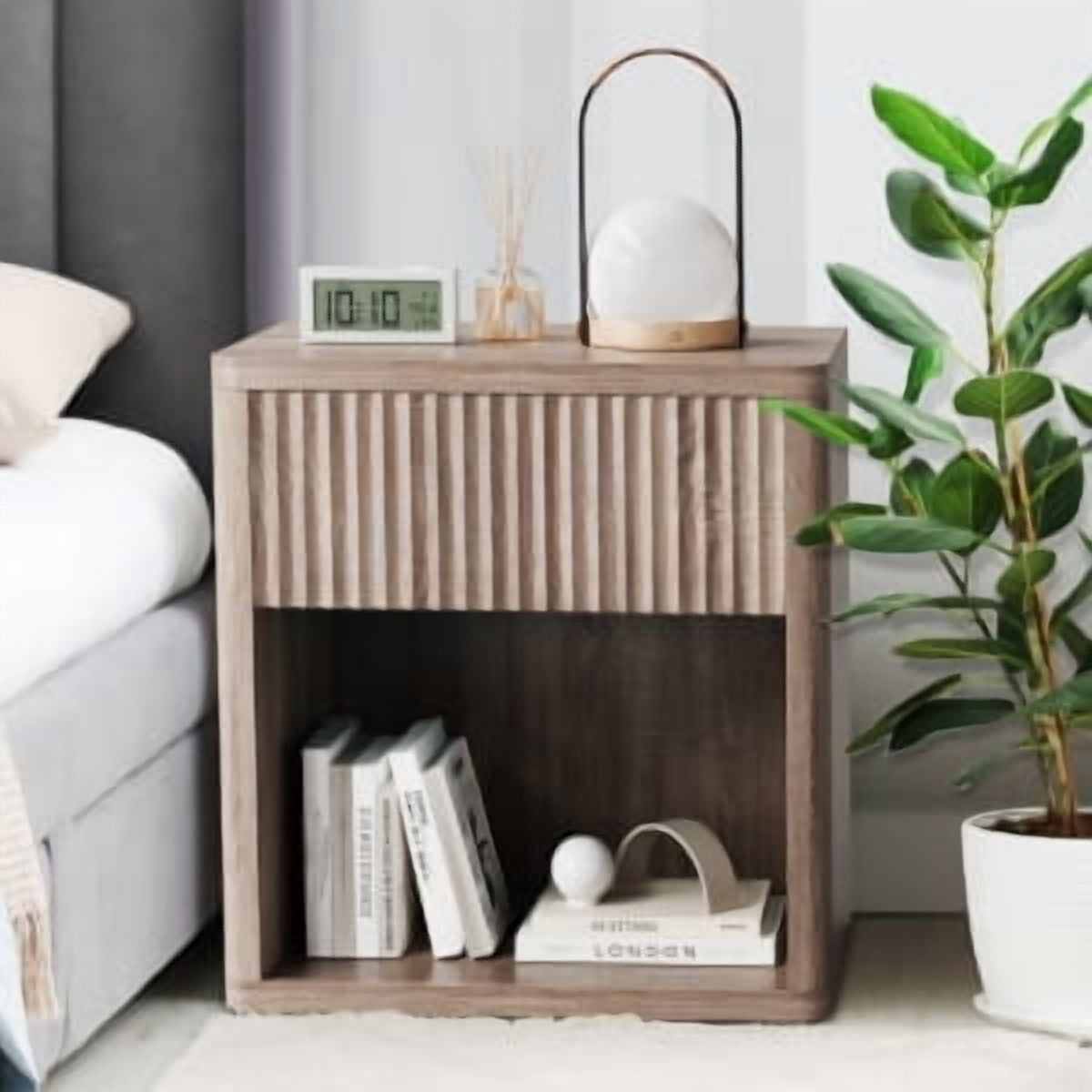 Night Stand Set of 2, Fluted Nightstand,Modern Farmhouse Nightstand, End Table with Drawer Storage Mid Century Wood Night Stands for Bedroom Living Room Sofa Office