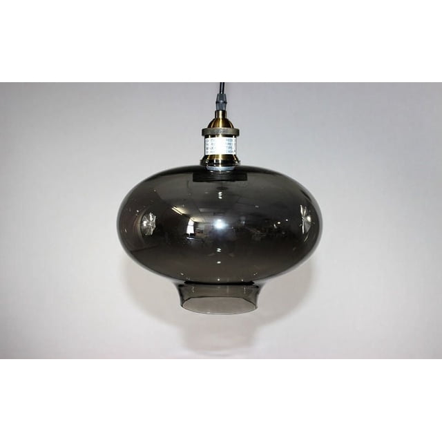 TALES PENDANT Plafonnier PENDANT Moderne avec Abat-Jour Arrondi en Verre Fumé Foncé et Luminaire en Laiton, Mesurant 14 Pouces de Hauteur par 10 Pouces de Largeur, Fabriqué à Partir de Matériaux Durables et Légers, Idéal pour l'Éclairage PENDANT Contemporain et l'Éclairage Ambiant de Tâches dans les Intérieurs de la Maison.