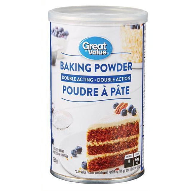 Great Value Poudre à Pâtisserie à double Action dans un Contenant Cylindrique Blanc de 284 g avec une Étiquette Bleue et Blanche Présentant une Tranche de Gâteau Superposée Nappée de Bleuets et de Pacanes, Convient pour Cuire du Pain Léger et Moelleux, des Gâteaux et des Crêpes.