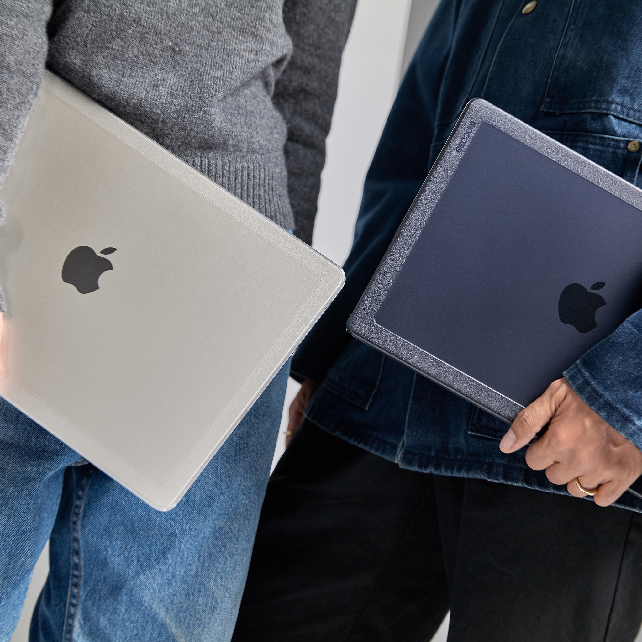 Incase Edge Hardshell Case for MacBook Air (13-inch, M3, 2024) pour (PC)