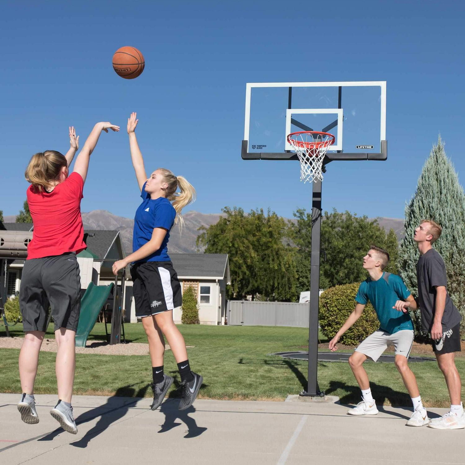 Panier de basket-ball boulonné réglable à vie (verre trempé de 60 pouces)