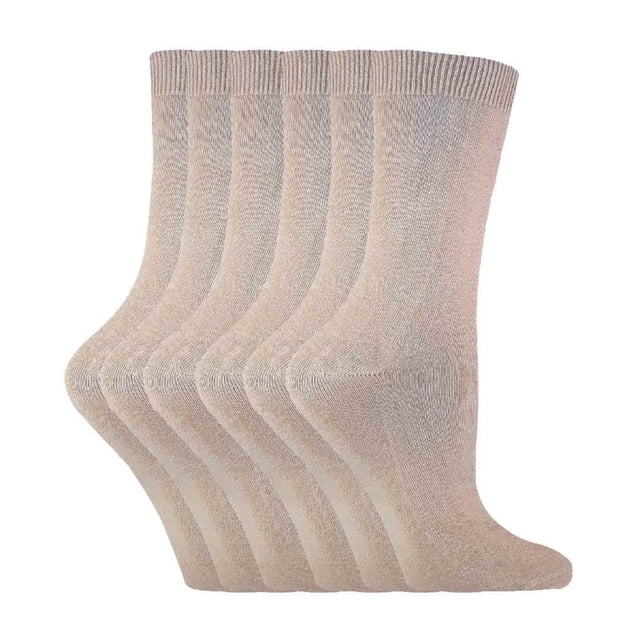 Sock Snob - 6 Paires de Chaussettes Cheville pour Femmes, Couleur Unie, en Coton Riche, Ton beige, Affichées en arrangement Côte à Côte. Ces Chaussettes Riche en Coton Sont Conçues pour le Quotidien, Offrant Douceur et Confort. Convenant à un Usage Décontracté, Formel Ou d'Uniforme Scolaire, Elles Conviennent aux Tailles UK pour Femmes 4-7.