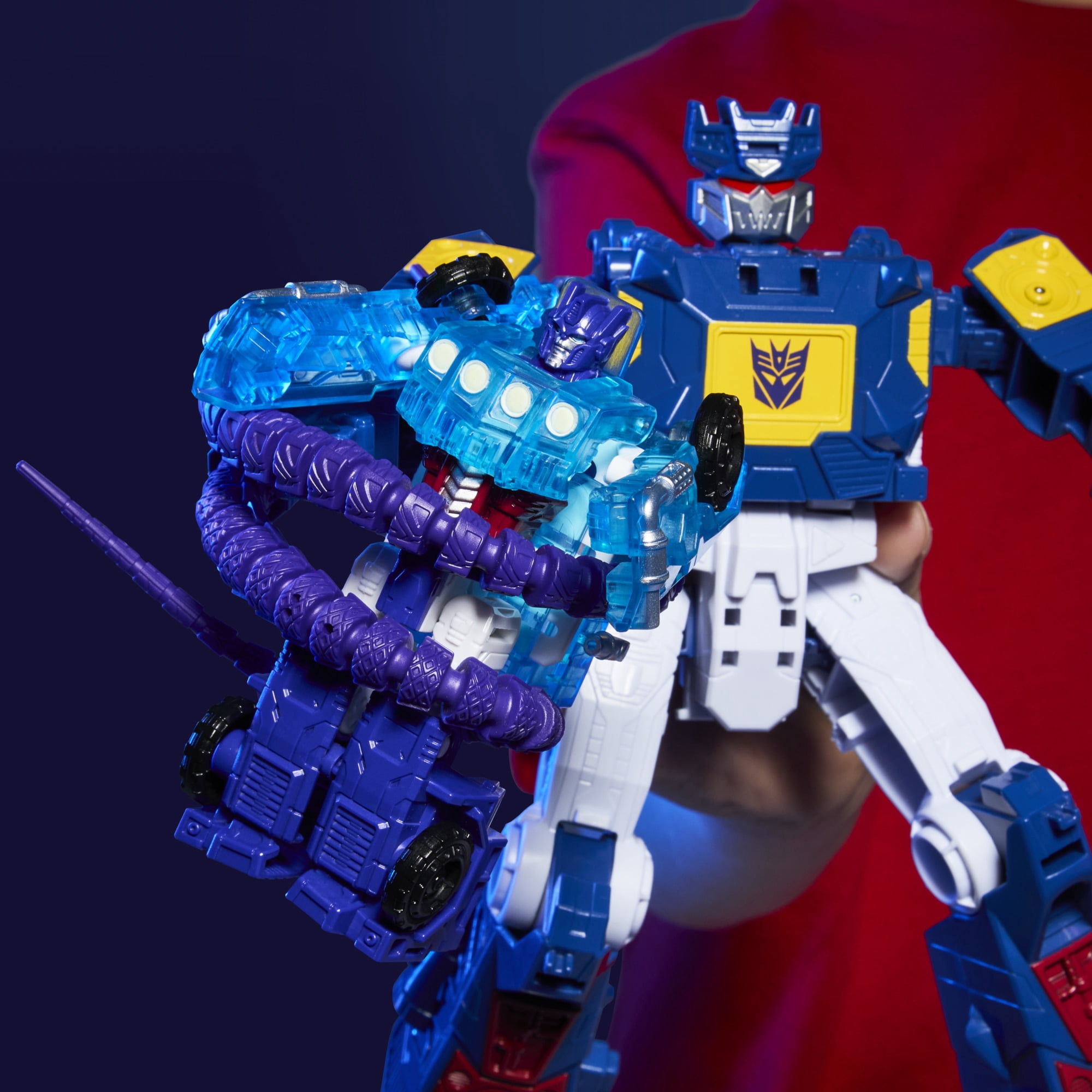 Transformers CYBERWORLD Soundwave Deep Sea Explorer Energon Surge Action Figure