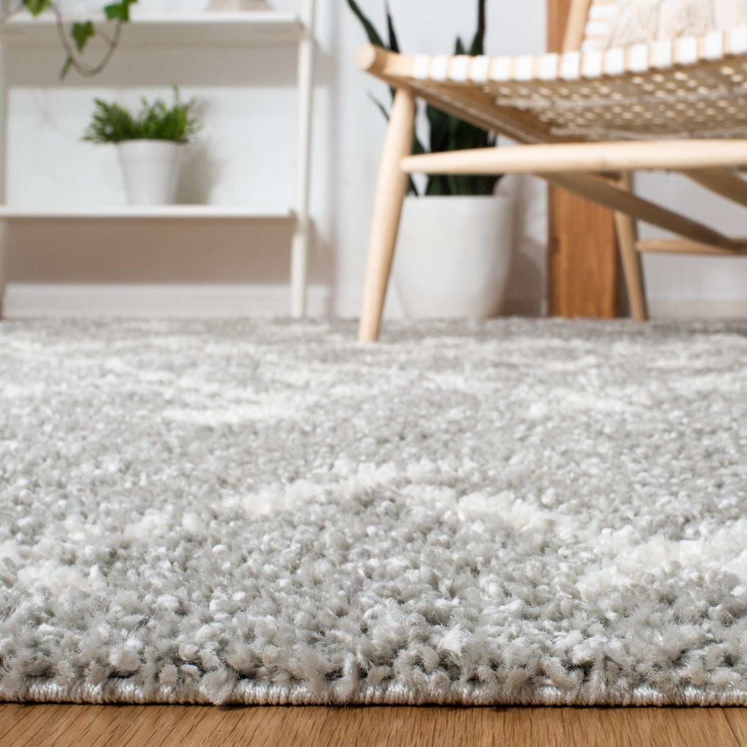 SAFAVIEH Vana Santana Tapis Géométrique Shag