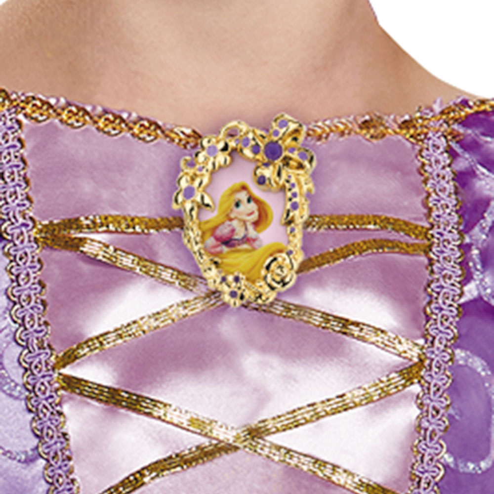 Le costume classique de « Raiponce » emmêlé de l’enfant fille