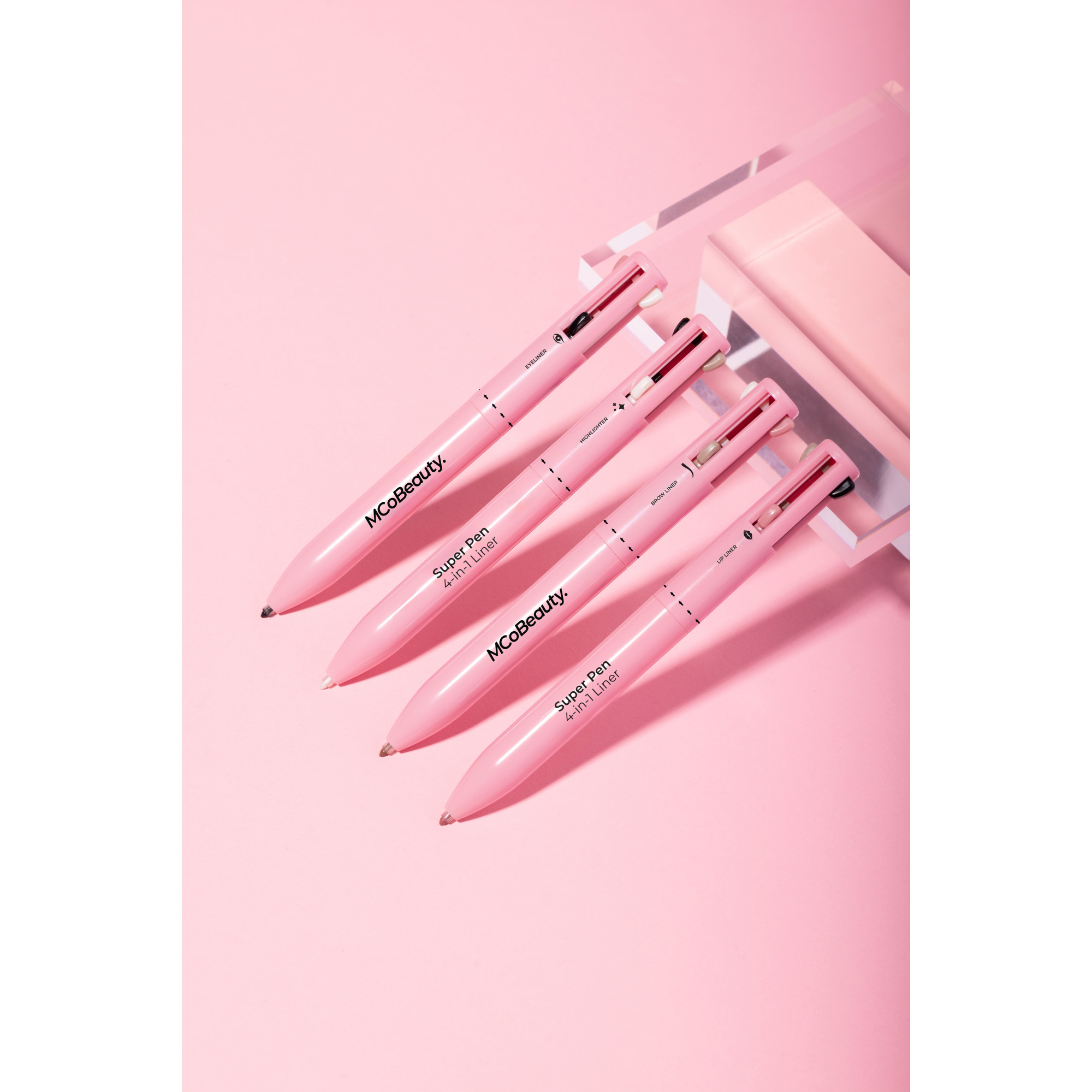 Le Super Stylo 4 en 1 de MCoBeauty - L’essentiel indispensable pour les retouches en déplacement! - 1.69fl.oz