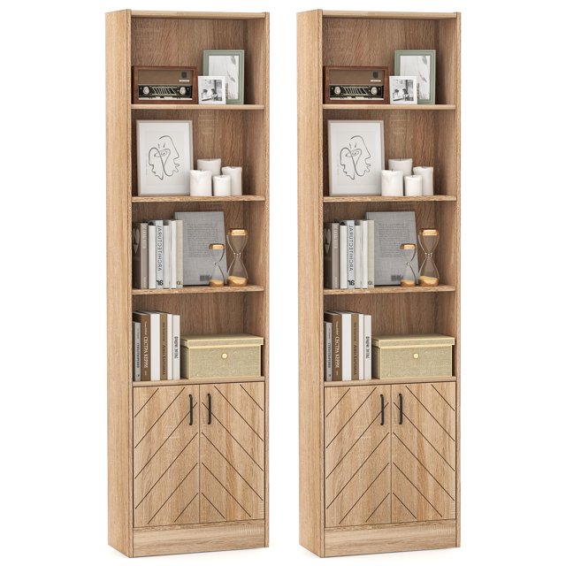 Gymax 2 Pcs Bibliothèque de 71 Pieds' avec Armoire à 2 Portes, une Bibliothèque à 6 Niveaux avec Motifs de Rayures Verticales de Style Mi-Siècle Moderne et Fini grain de Bois Chêne. Chaque Unité Comprend Quatre Étagères Ouvertes et une Armoire de Rangement Inférieure pour Livres, Déco et Boîtes de Rangement. Étagères Ajustables avec Trois options de Hauteur Permet une Organisation Personnalisée. Fabriquée en Bois d'Ingénierie avec Trousses Anti-Basculement et Patins Antidérapants pour la Stabilité et la Sécurité. Convient aux Salons, Bureaux Ou Chambres comme Étagère d'Exposition Ou solution de Rangement.