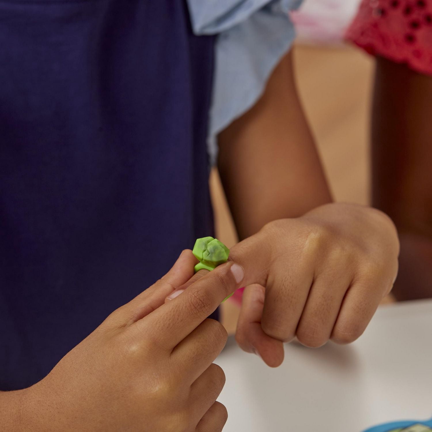 Pretty Pretty Princess, jeu de plateau classique pour se parer de bijoux, pour enfants, à partir de 5 ans, de 2 à 4 joueurs