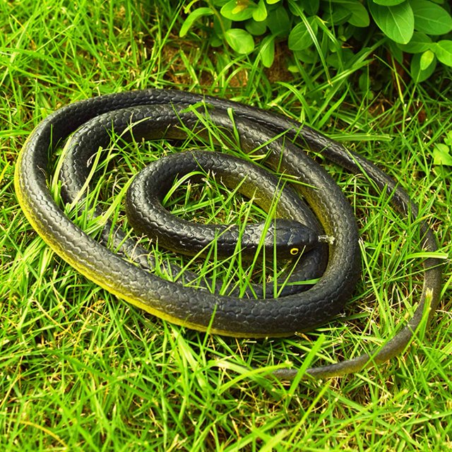 80cm Realistic Appearance 3D Eyes Fake Snake Tricky Funny Spoof Artificial Snake Toy Halloween Gift