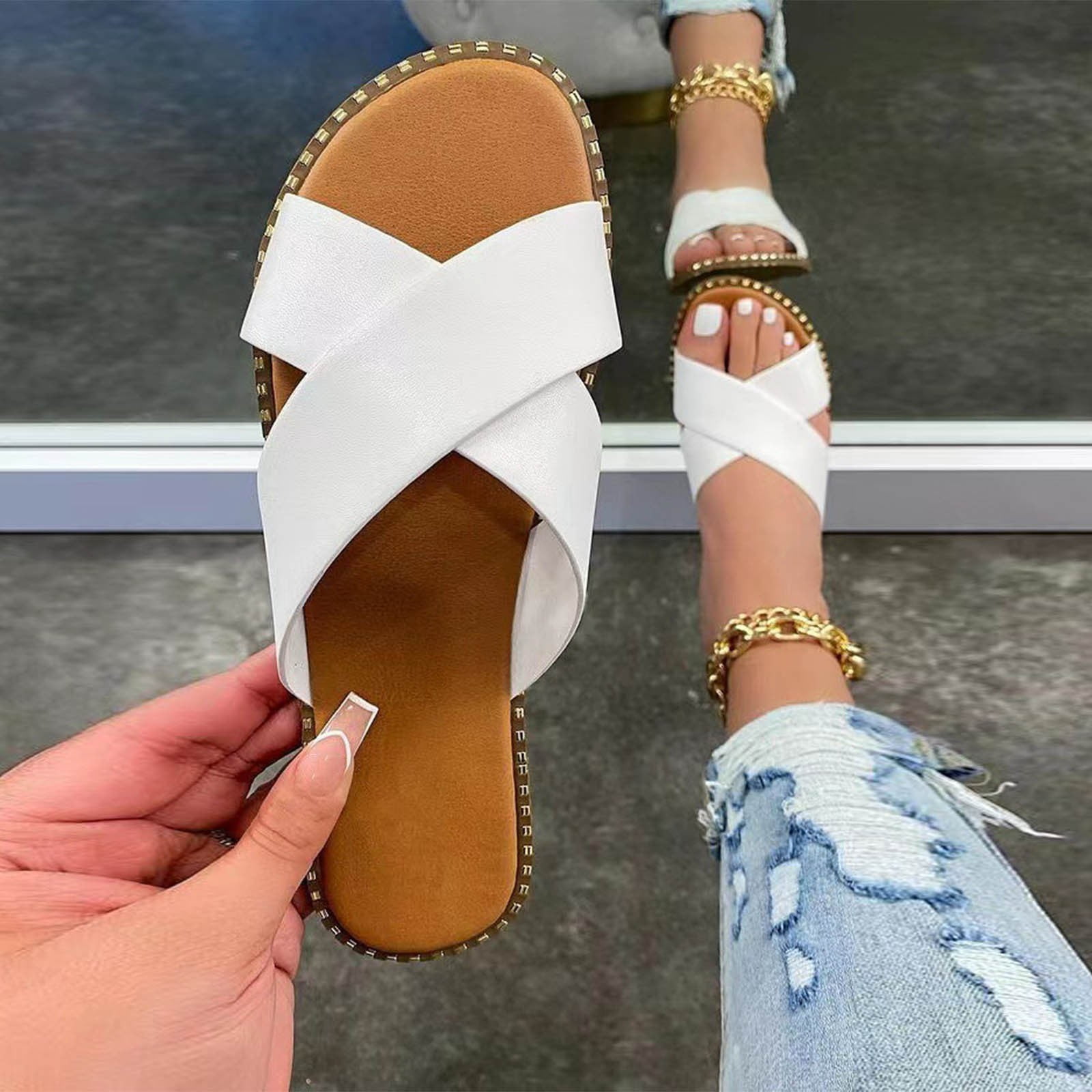 Sandales Plates à Clous pour Femmes à Bout Ouvert, Mules à Enfiler, Mules à Brides Croisées, Pantoufle