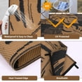 thumbnail image 2 of Tapis d'Extérieur Réversible 9x12 Pi – Tapis de Patio en Paille Plastique Imperméable avec Résistance aux UV – Tapis Facile à Nettoyer Comprend un Sac Portable et 4 Piquets pour VR, Plage, Terrasse et Camping – Noir Brun, 2 of 8