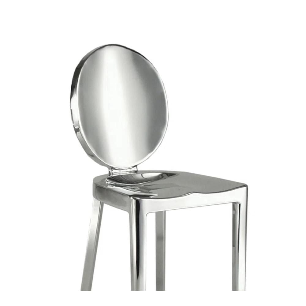 Ensemble de 2 tabourets de comptoir sans accoudoirs Klaus – Conception en acier inoxydable avec repose-pieds intégré, fabriqués en acier inoxydable durable. Parfait pour les cuisines, les bars ou les