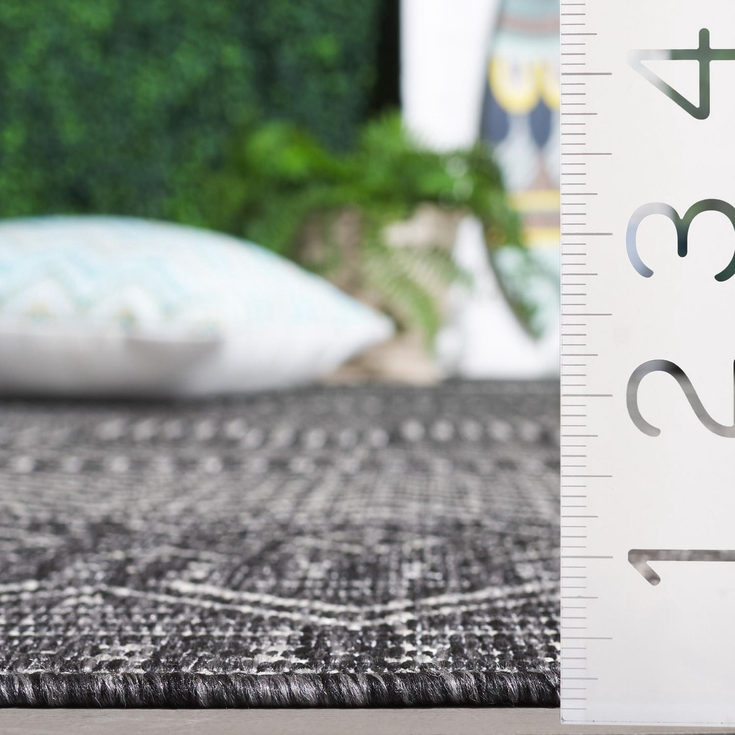 SAFAVIEH Beach House Jolanta Geometric Indoor/Outdoor Area Rug