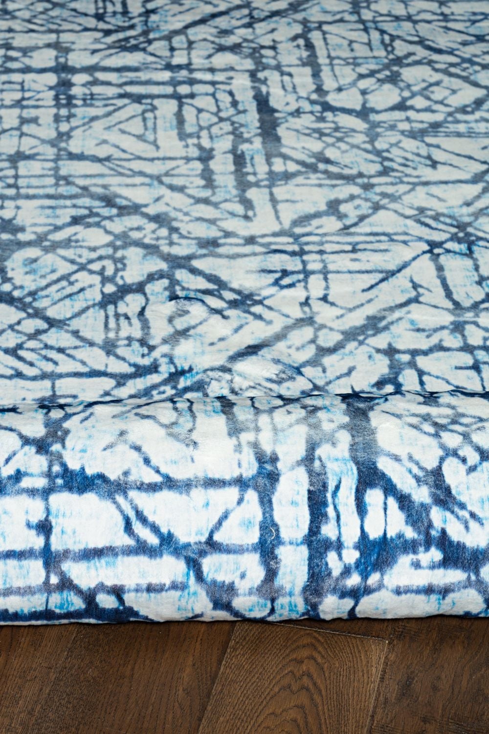 Tapis Motif Faux Lapin Ingrain bleu & blanc de 8 pi x 10 pi