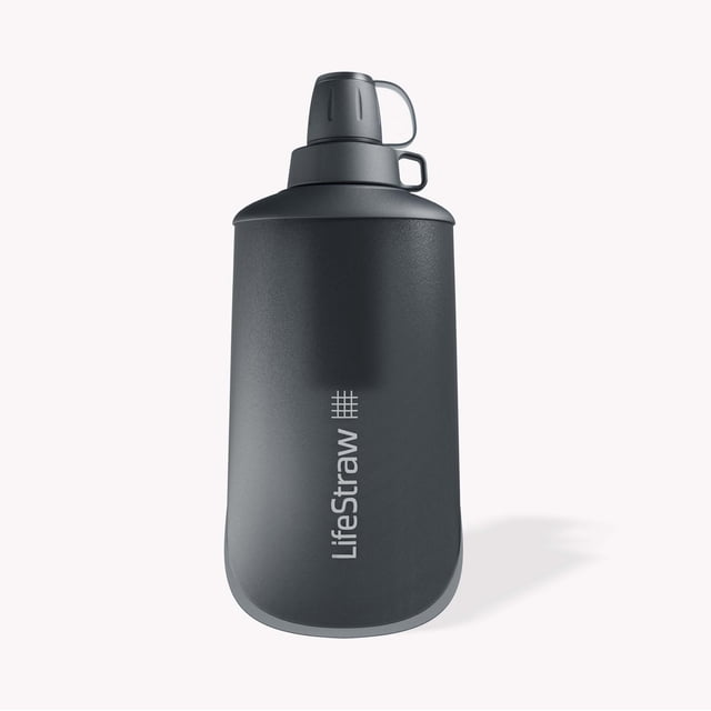 LifeStraw Peak Filtre à Presser en Gris Montagne Foncé, Capacité de 650 ml, Orienté vers l'Avant avec Corps à Texture Mate et Bouchon Étanche avec Poignée à Boucle, Conçu pour une filtration de l'Eau Compacte et durable en camping et Activités de Plein Air.