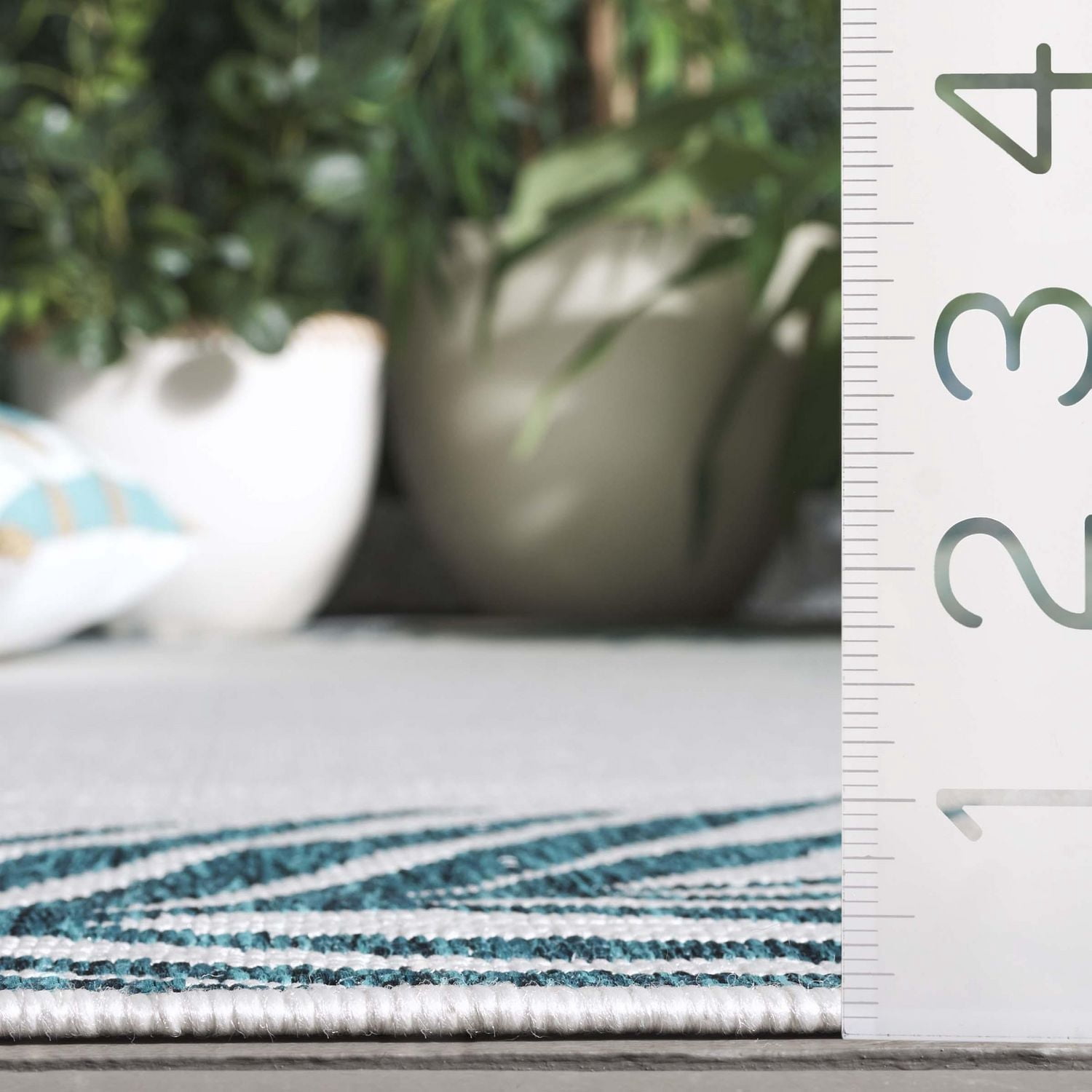 SAFAVIEH Beach House Cherlyn Botanical Indoor/Outdoor Area Rug