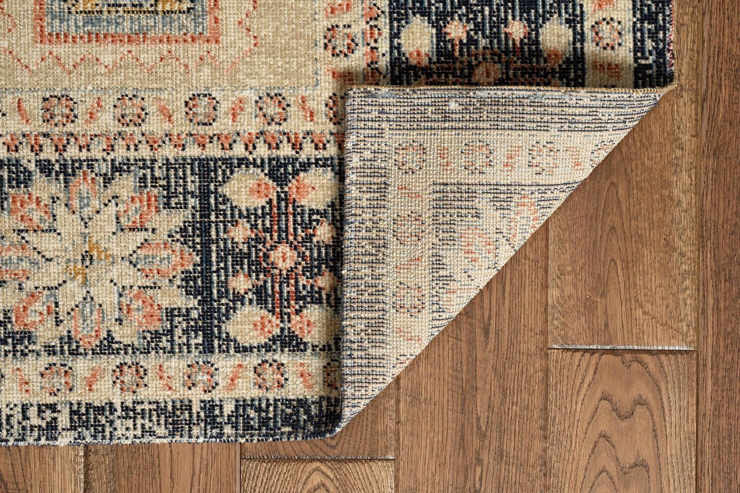 Tapis d'appoint Grand Zéro Stiles ivoire et bleu marine de 2 pi x 3 pi